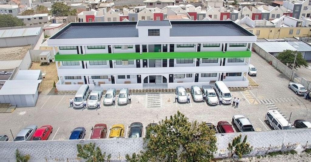EDIFICIO PARA UNIVERSIDADES, INSTITUTO, CLINICAS EN CALDERÓN